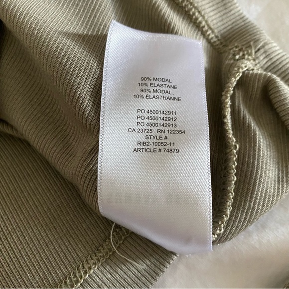 Aritzia Sunday Best Long Sleeve Crop Top - Picture 7 of 9